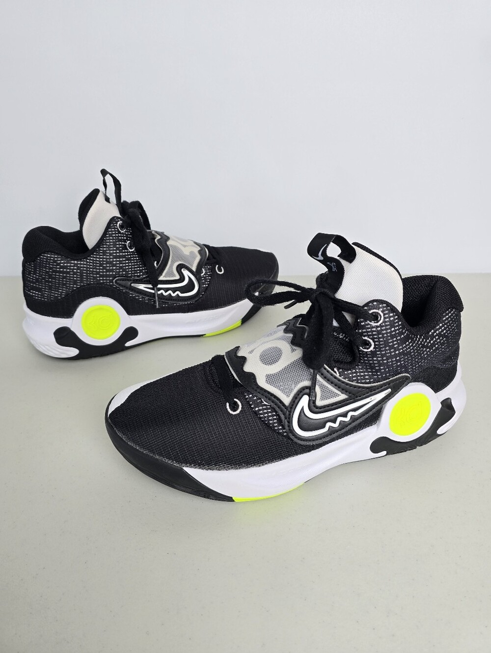 Nike KD Trey 5 X Black White Volt Basketball Shoes Men's Size 9